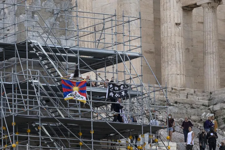 2 arrested in Athens for protesting Beijing Olympics