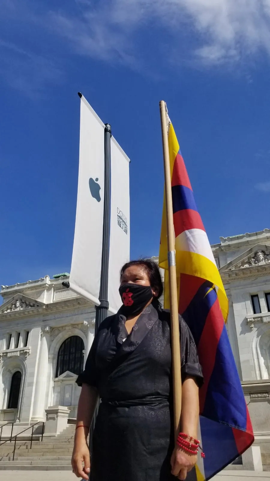 Protesters tell Apple: Protect free speech in China